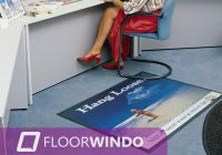 Výměnný plakátový reklamní systém na podlahu