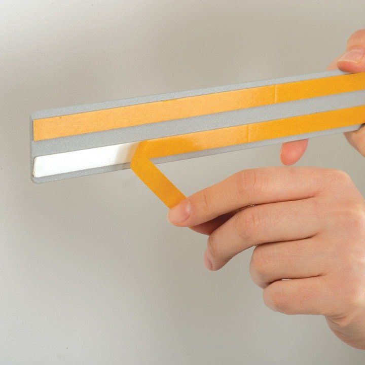 Nástěnná lišta k uchycení Clip Boardů - délka 700 mm A-Z Reklama CZ