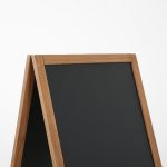 Dřevěný poutač s křídovou tabulí 460x680 - Tmavě hnědý A-Z Reklama CZ