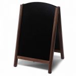 Dřevěný zaoblený poutač s křídovou tabulí 55x85 - tmavě hnědý