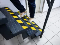 Protiskluzová páska DURALINE GRIP PLUS 50 mm - Žluto/Černá DURABLE