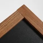 Dřevěný poutač s popisovatelnou černou tabulí 440x1370 - Tmavě hnědy A-Z Reklama CZ